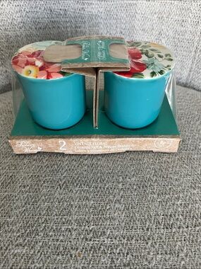 Pioneer Woman  NIB vintage floral ceramic salt pepper shaker set teal red